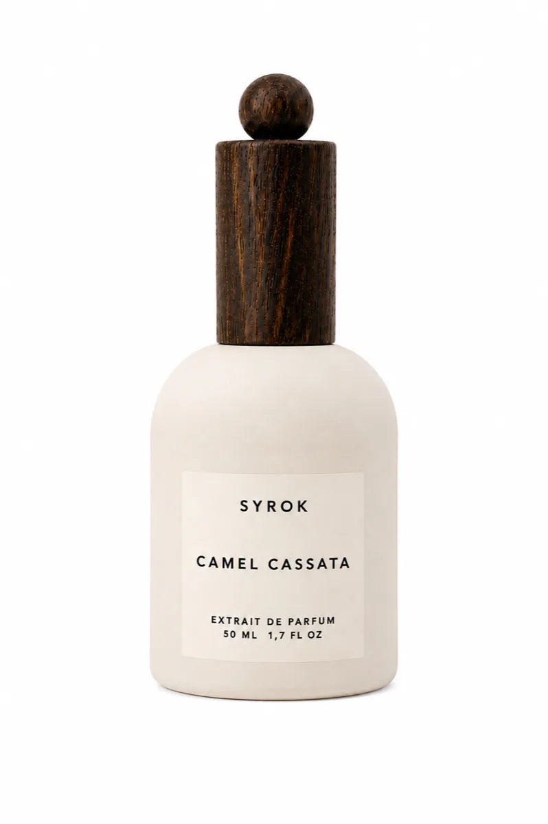 Flacone SYROK Camel Cassata su fondo chiaro